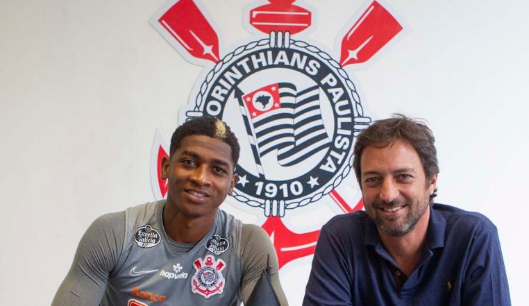 Após fim do empréstimo, Corinthians devolve gringo para o Benfica