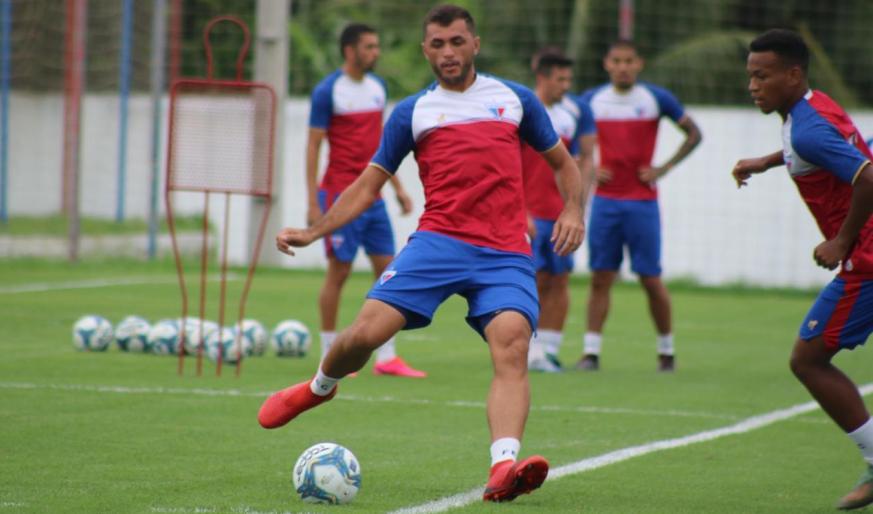 Autor de gol em goleada, Edson Carius foca clássico: “Vamos motivados”
