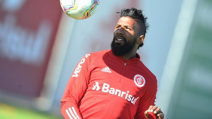 Internacional se acerta com Flamengo e renova com lateral ex-Ponte Preta 2 0002050477106 img
