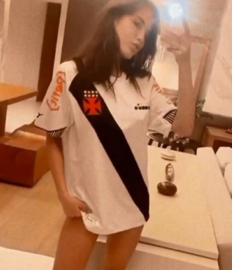 Após término de namoro, modelo dispara contra ex-Vasco e Palmeiras: “Machista”
