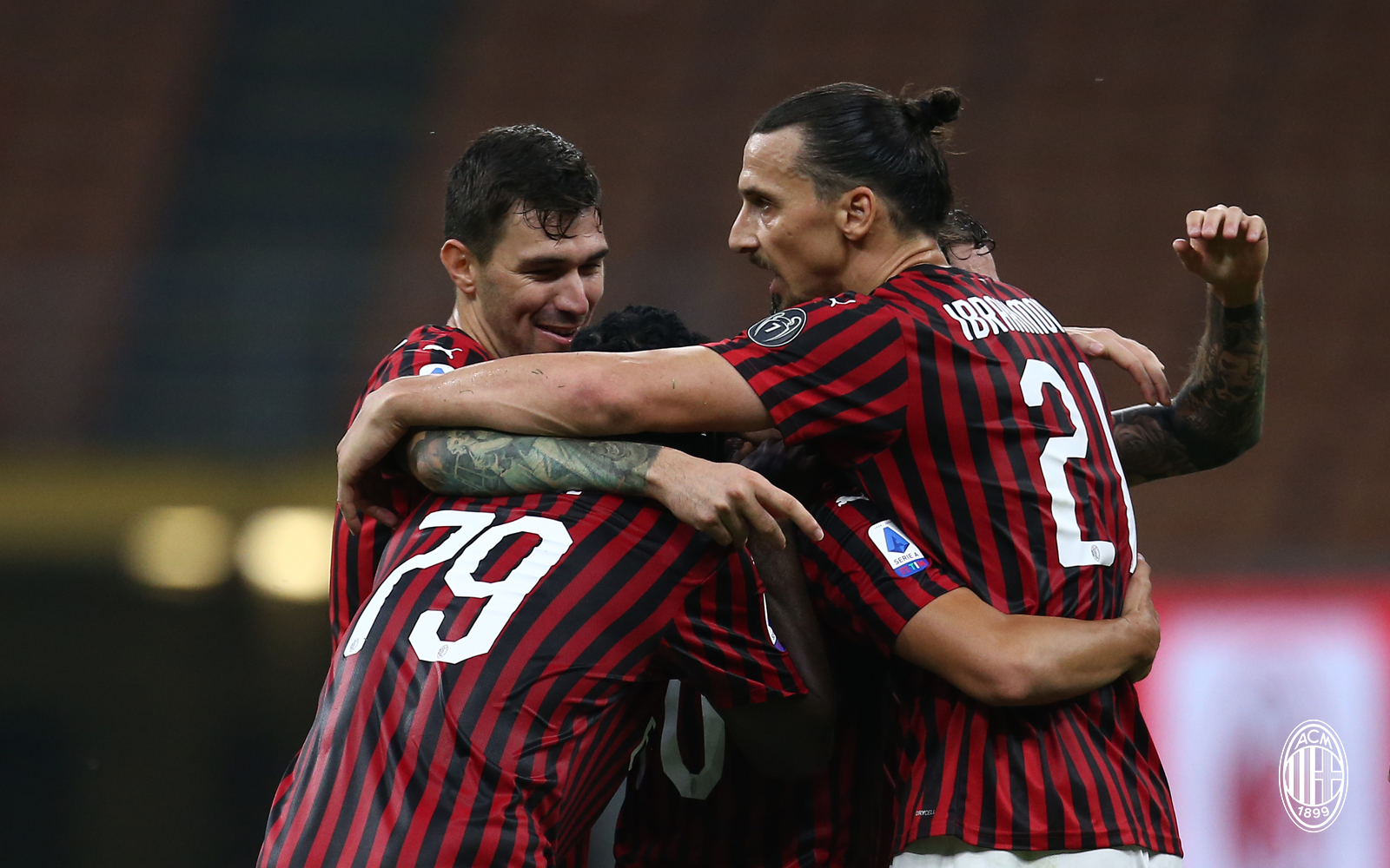 ITALIANO: Milan vence e cola no Napoli na briga por uma vaga na Liga Europa