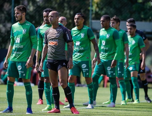 Atacante do Atlético-MG sofre grave lesão e vai precisar passar por cirurgia
