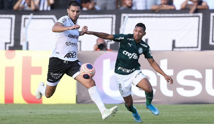 Palmeiras entra com efeito suspensivo para ter atacante contra o Corinthians