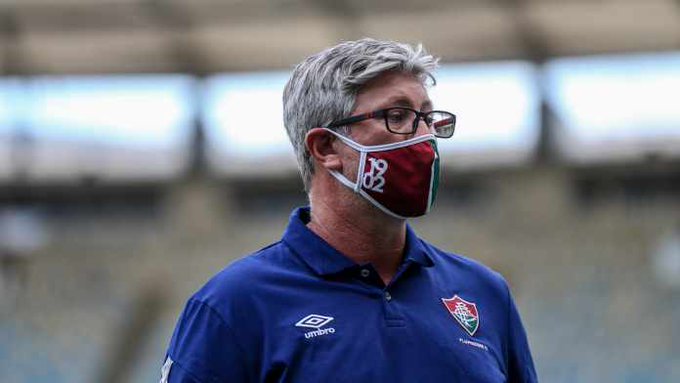 Técnico do Flu repete discurso que virou piada no Fla: “Jogamos de igual para igual”