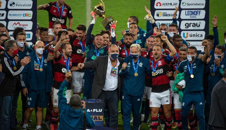 Após título, goleiro do Fla provoca: “Pacheco que eu conheço é drogaria”