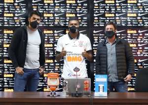 Reforço do Corinthians, ex-São Paulo diz que espera para jogar 'valerá a pena'