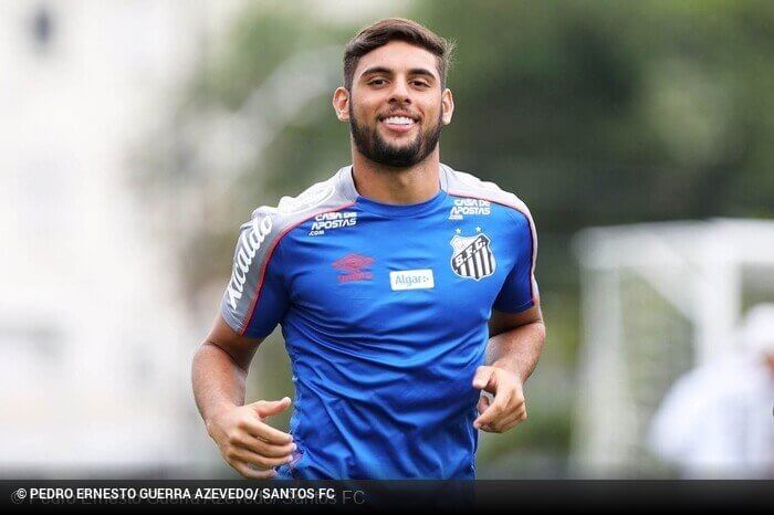 De saída do Santos, atacante encaminha acerto com rival do Brasileirão