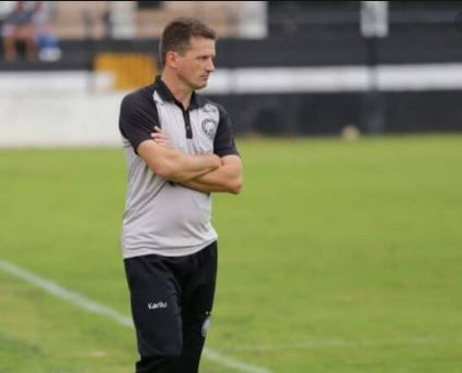 Técnico de time da Série B dá positivo para Covid e Paranaense tem retorno ameaçado