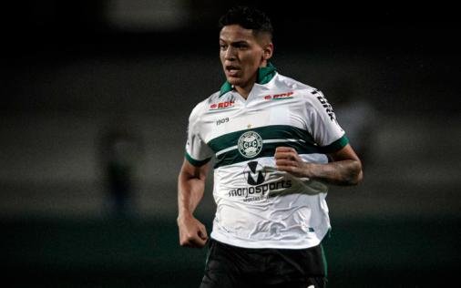 Coritiba devolve zagueiro para o Corinthians que empresta para rival do Paulistão