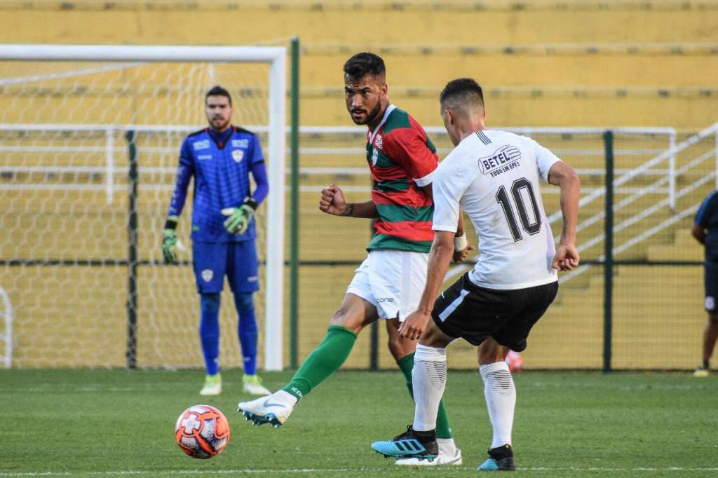 Gustavo Eugenio atuando pela Portuguesa