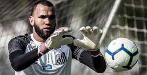 Paulistão: Goleiro entra na Justiça, não vai a treino do Santos e pode ir para o Galo