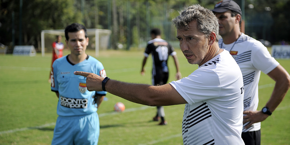 Árbitros concentrados para o Paulistão têm palestra com instrutor da FIFA