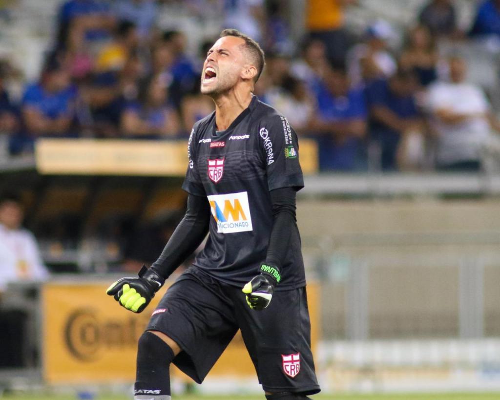 Ainda no mercado, time da Série B foca na contratação de um novo goleiro