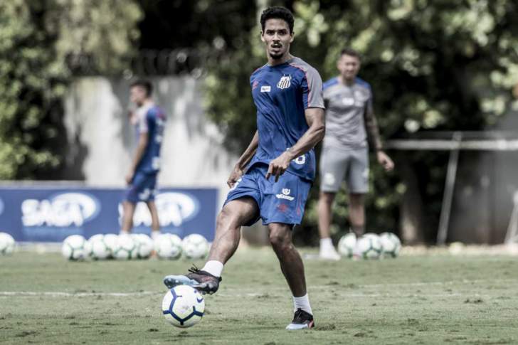 Novo time de Jorge Jesus coloca zagueiro de rival do Fla no Brasileirão no radar