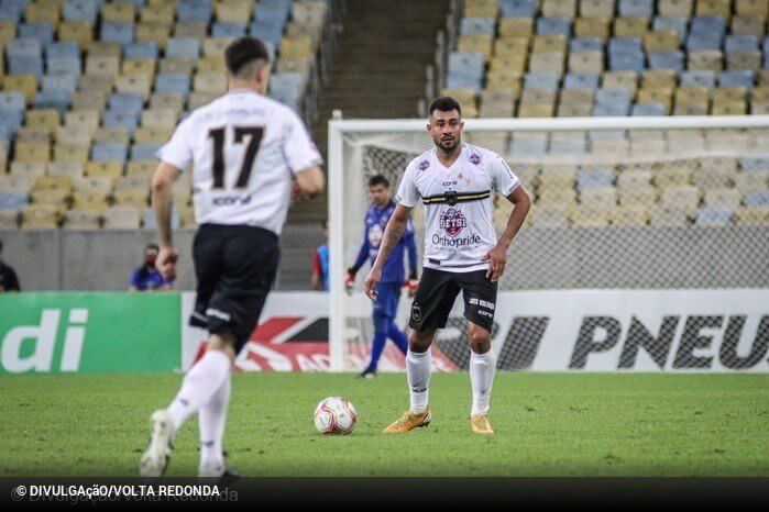 Sampaio Corrêa anuncia zagueiro do futebol carioca para a Série B