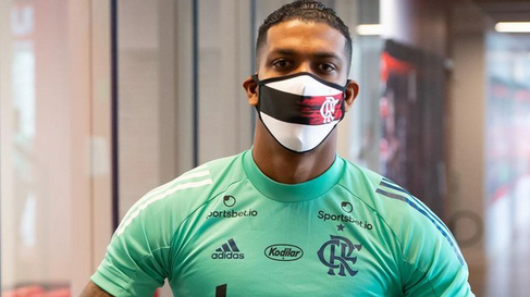 Após acerto com time árabe, atacante se despede da torcida do Flamengo