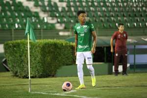 Com contrato já no BID, Guarani renova com lateral-direito até o fim da Série B