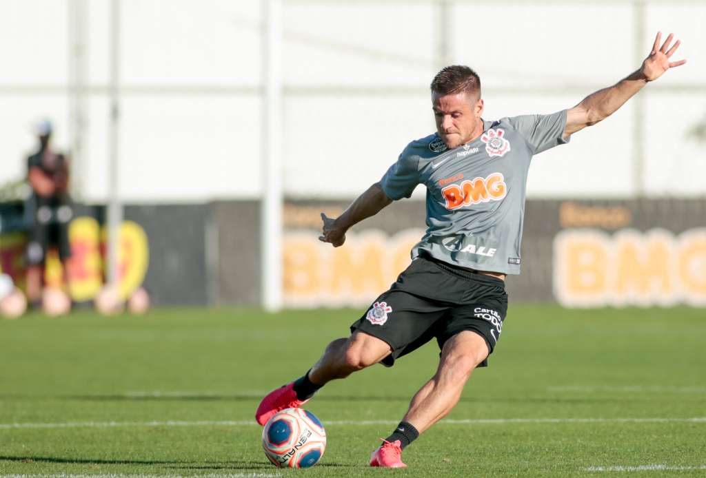 Enquanto isso, o elenco se prepara para o clássico contra o Palmeiras