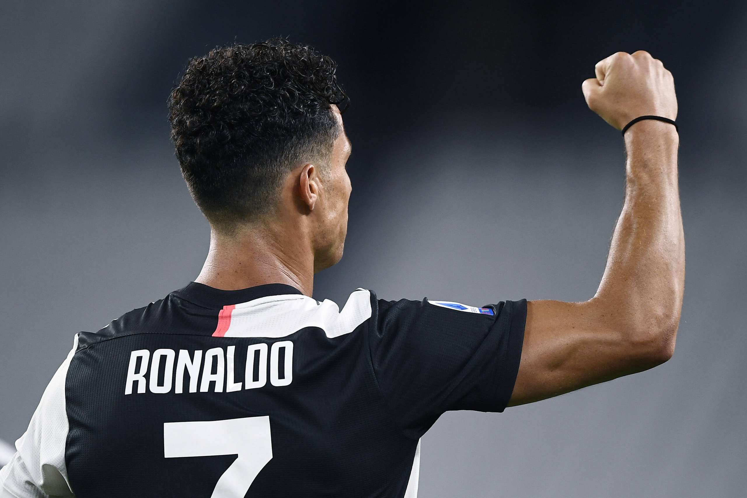 ITALIANO: Juventus vence Lazio com 2 gols de Cristiano Ronaldo e fica perto do título