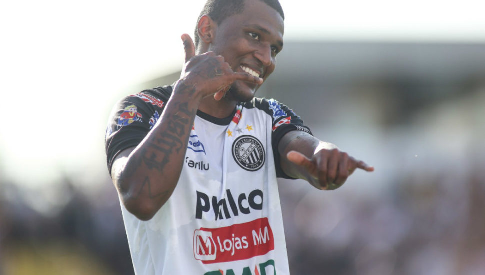 Time da Série B contrata zagueiros que estavam no Paulistão e renova com atacante