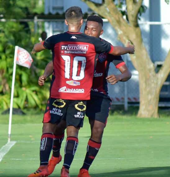 Após fim do time de transição, meia ‘engorda’ lista de saídas de equipe da Série B