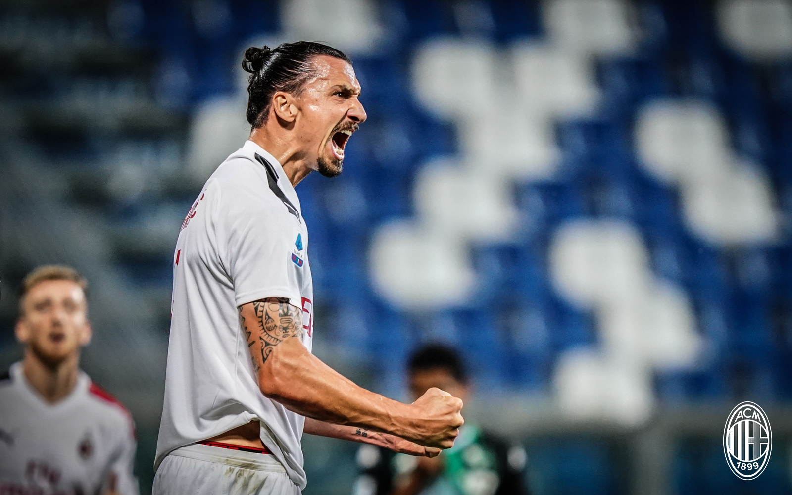 ITALIANO: Ibrahimović brilha, Milan vence o Sassuolo e assume quinto lugar