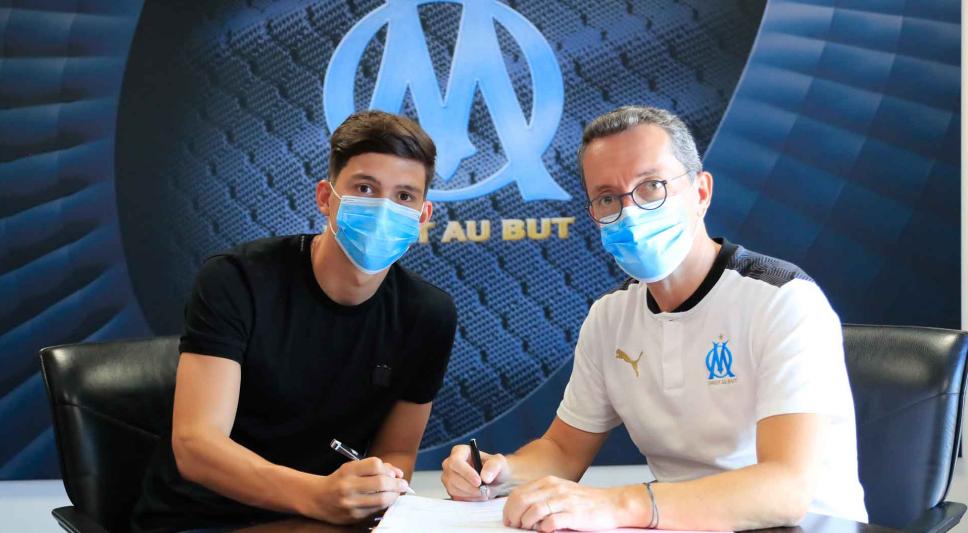 Vice-campeão francês fecha contratação de zagueiro argentino do Borussia