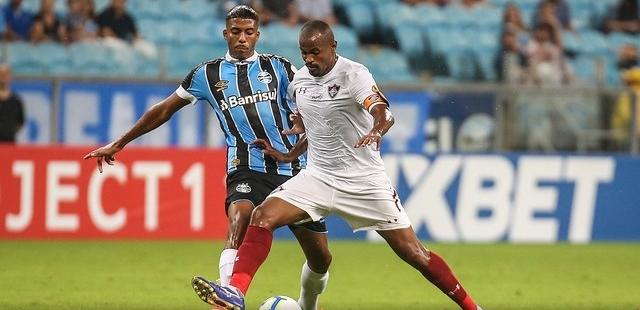 Volante ex-Botafogo e Flamengo move ação e quer ‘bolada’ do Fluminense