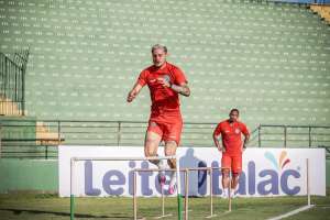 Crispim elogia reforços do Guarani e prevê elenco pronto no Paulista: 'Fortificado'