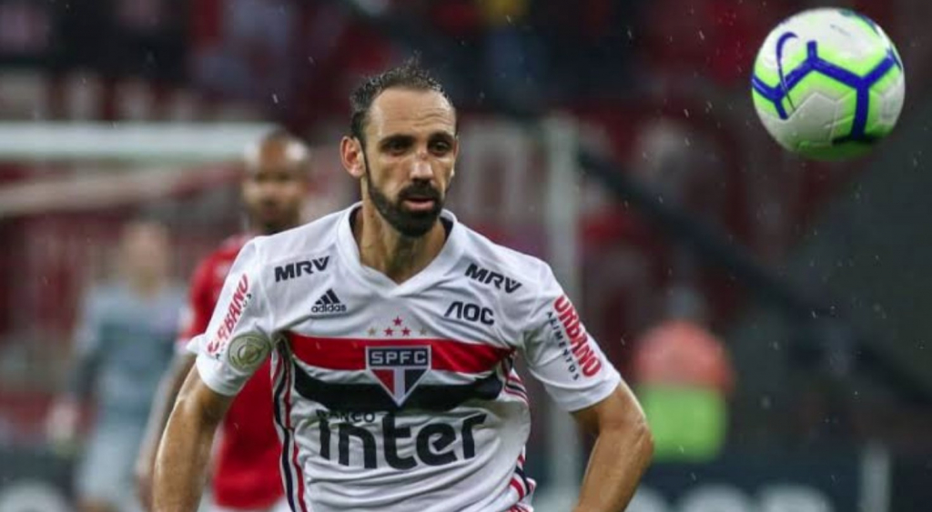 Lateral garante renovação com o São Paulo para 2021: “Não vou embora em dezembro”