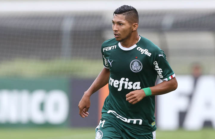 Palmeiras obtém efeito suspensivo e atacante pode jogar clássico contra o Corinthians