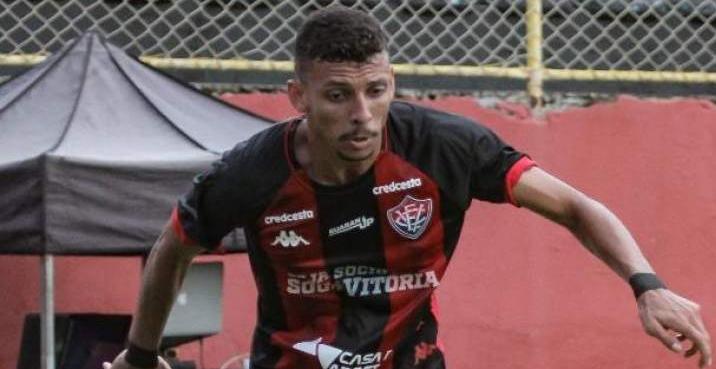 BAIANO: ‘Ba-Vi’ genérico e luta contra queda marcam retomada em dia agitado