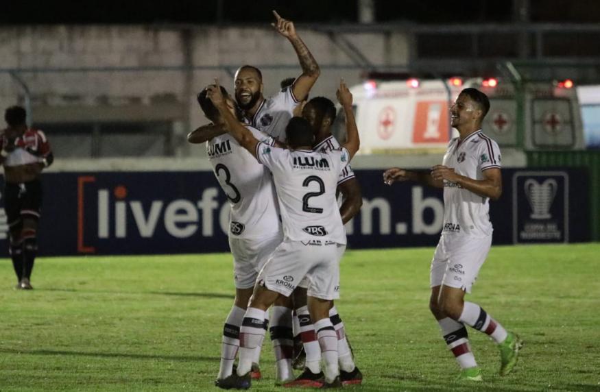 Paulinho fez o gol da classificação. (Foto: Rafael Melo / Santa Cruz)