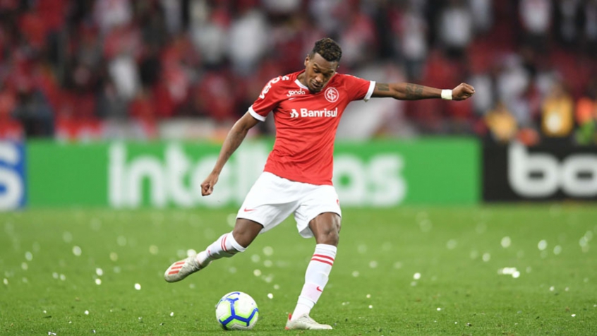 Gaúcho: Edenilson vê Inter com ‘azar’ no Grenal e lamenta lance do gol