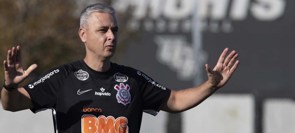 Tiago Nunes afirma que vitória foi importante para autoestima do Corinthians