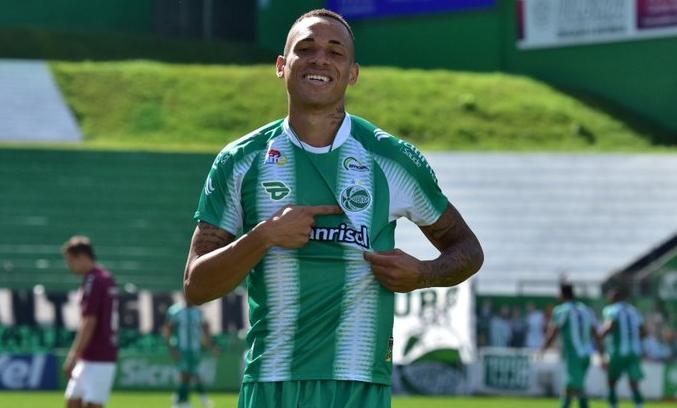 Festa alviverde no Ca-Ju. (Foto: Arthur Dallegrave/ECJuventude)