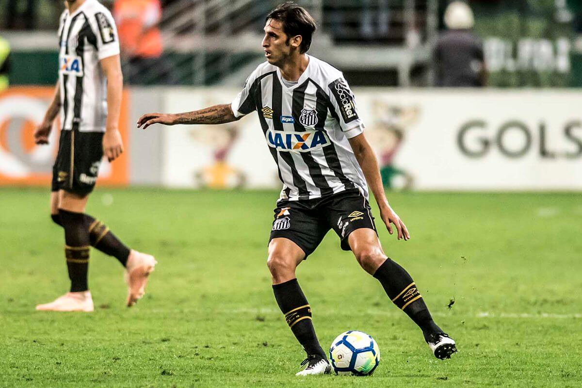 De olho na Copa do Mundo, Ex-Santos volta a jogar na Costa Rica após 14 anos
