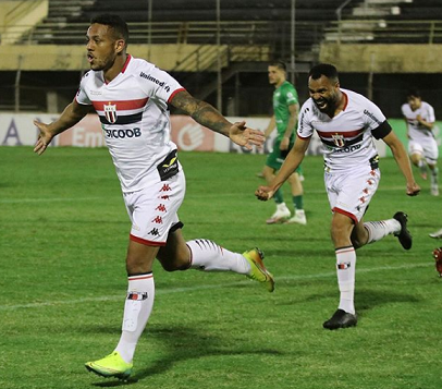 Treinador ganha e perde jogo; desta vez Carpini ajudou a perder