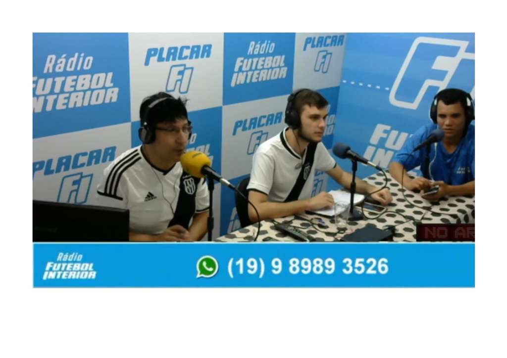 Equipe da Rádio FI na transmissão do jogo da Ponte