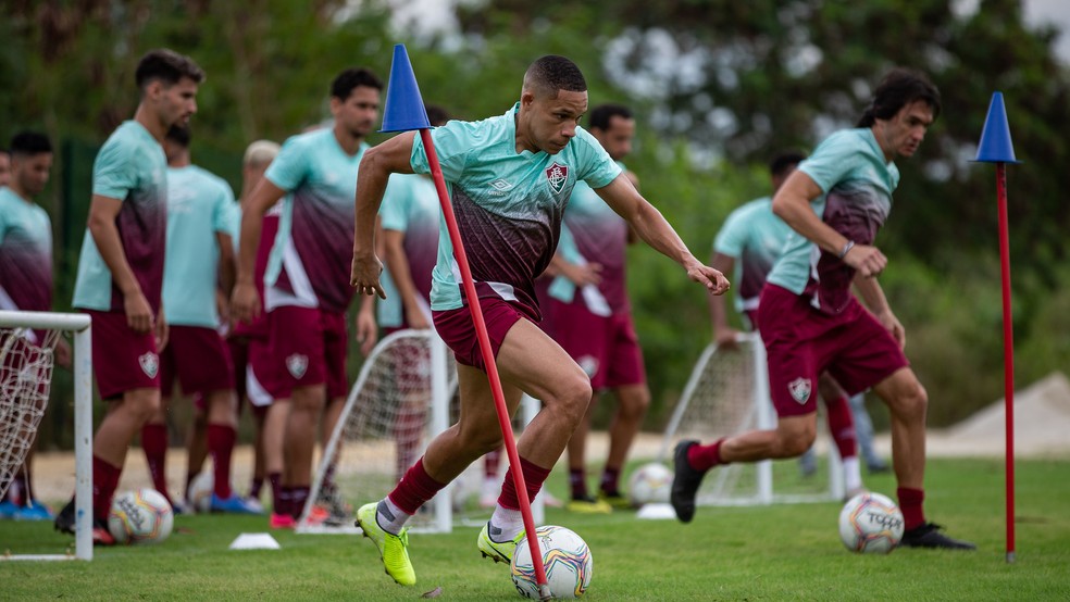 Atacante do Flu pode ser multado por usar academia do prédio com Covid-19