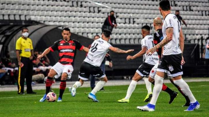 Problemas causados pelo rival. (Foto: Jefferson Vieira / Oeste)