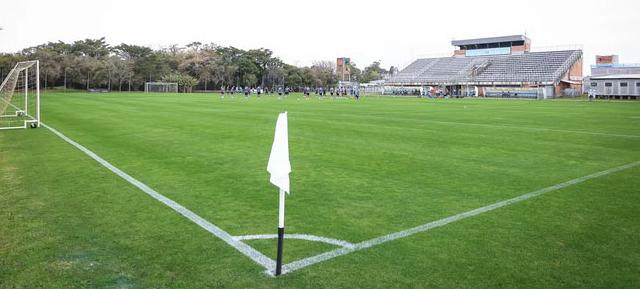 Clube do Brasileirão usará faixas e som de torcida em jogo sem público