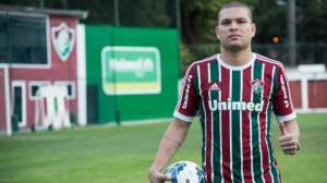 Atacante ex-Ponte Preta e zagueiro ex-Guarani e Flu renovam com líder do Paulista A2