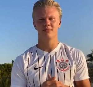 Sensação da Europa veste camisa do Corinthians e 