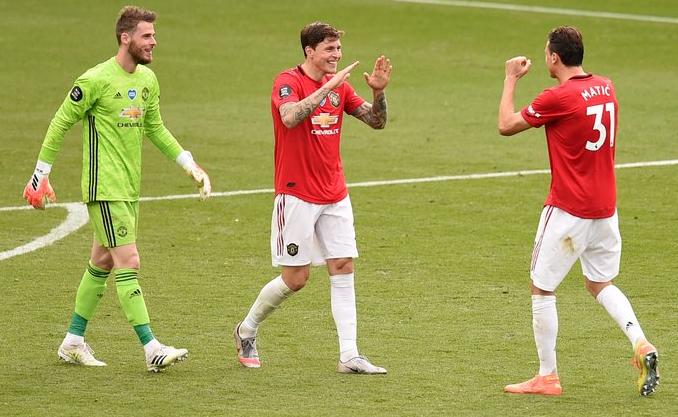 INGLÊS: Manchester United supera o Leicester e garante vaga na Liga dos Campeões