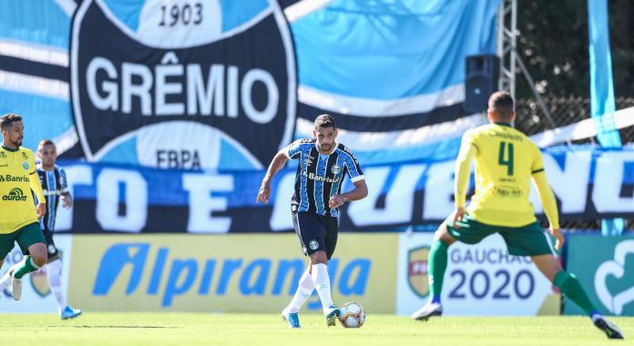 Grêmio saiu na frente, mas permitiu o empate em casa