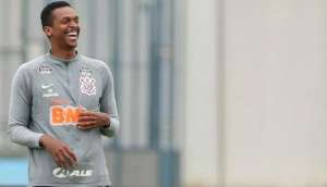 Sem Boselli, Corinthians ganha reforço de Jô, inscrito no BID