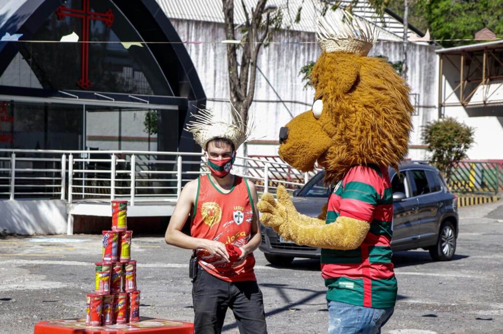 Paulista A2: Torcedores ‘lotam’ Drive Thru Julino e arrecadam fundos para Portuguesa