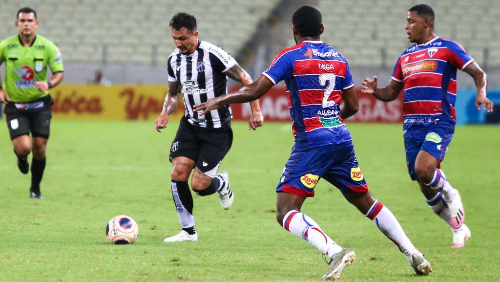 Fortaleza e Ceará duelam nesta terça