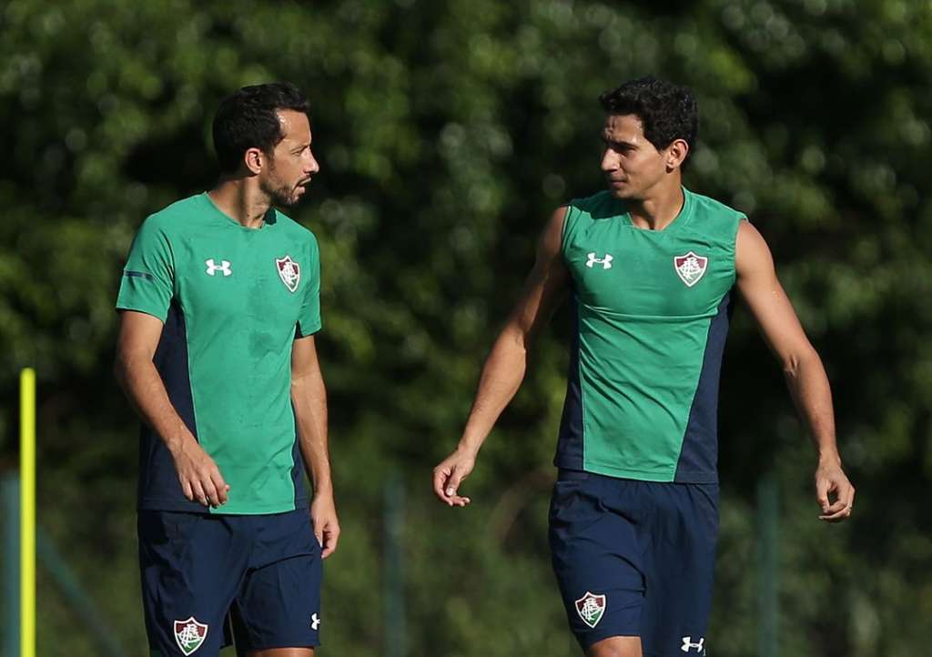 Ganso ao lado de Nenê no Fluminense